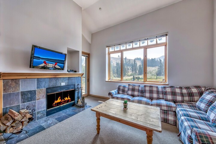 Luxury 2br + Loft Lodge at Kirkwood Unbeatable Location 2 Bedroom Condo by RedAwning