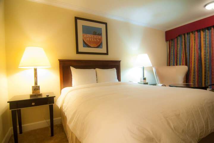 Room 13 of 25