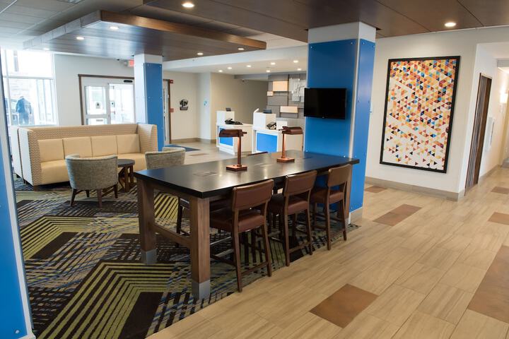 Holiday Inn Express & Suites Louisville N - Jeffersonville by IHG