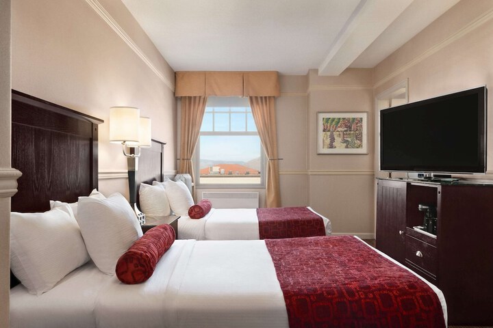The Plaza Hotel Downtown Trademark Collection by Wyndham