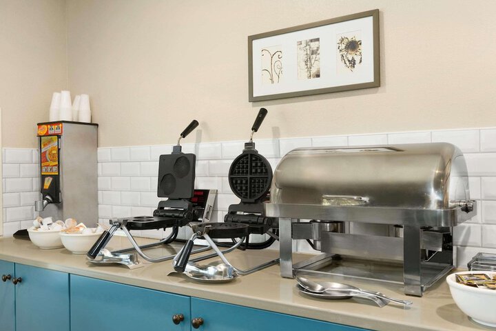 Country Inn & Suites by Radisson Platteville, WI