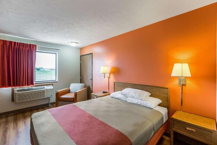 Motel 6 Percival IA