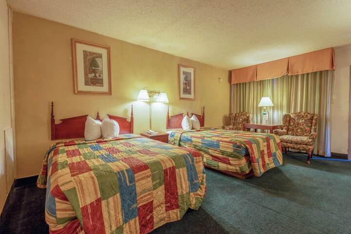 Room 32 of 68