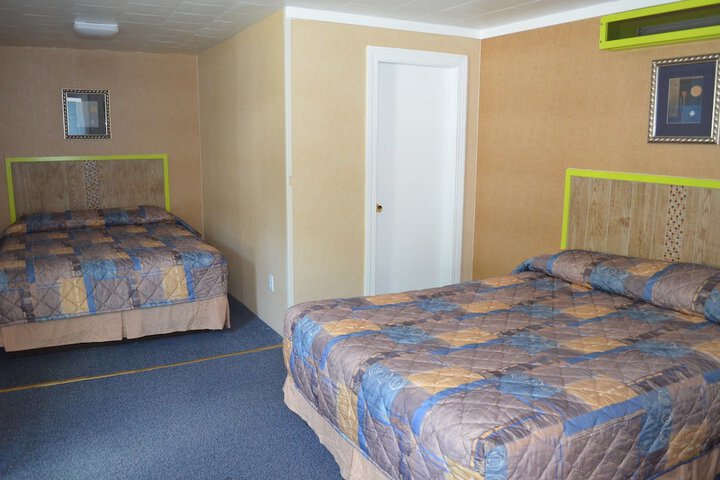 Room 5 of 12