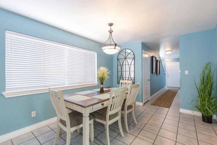 TREASURE ISLAND TOWNHOUSE