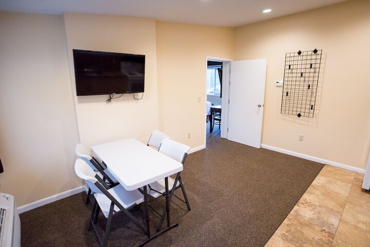 Room 42 of 187