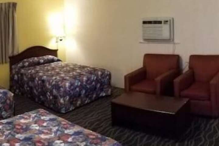 Room 28 of 32