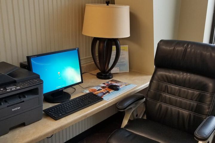 Business Center 44 of 46