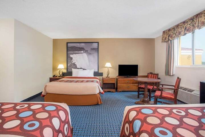 Room 12 of 21