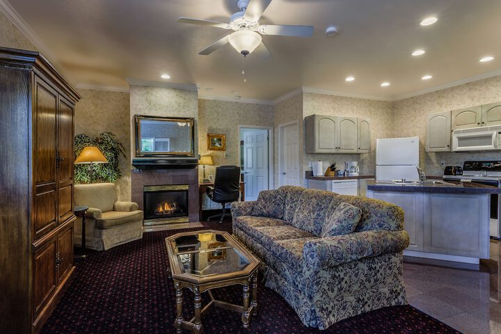 Grass Valley Courtyard Suites