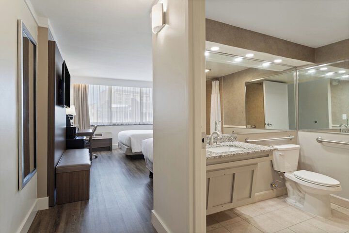 Crowne Plaza Executive Center Baton Rouge by IHG