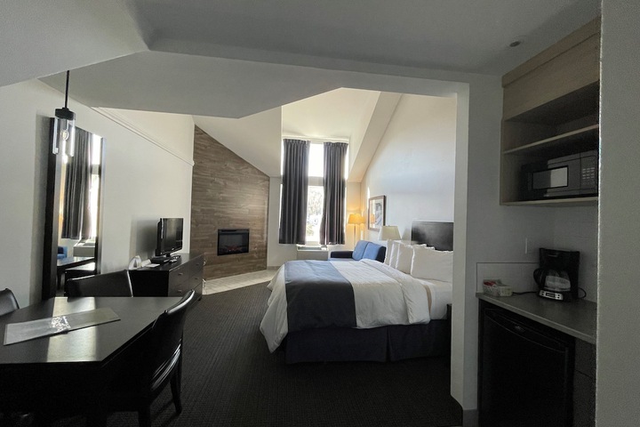 Room 25 of 34