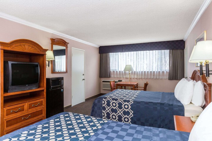 Room 13 of 19