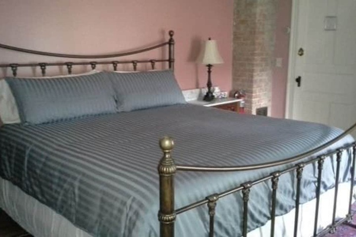 Room 35 of 64