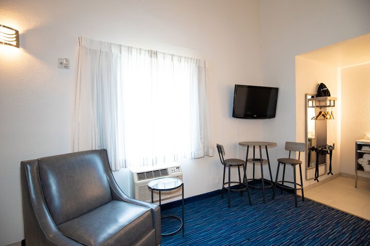 Room 21 of 27