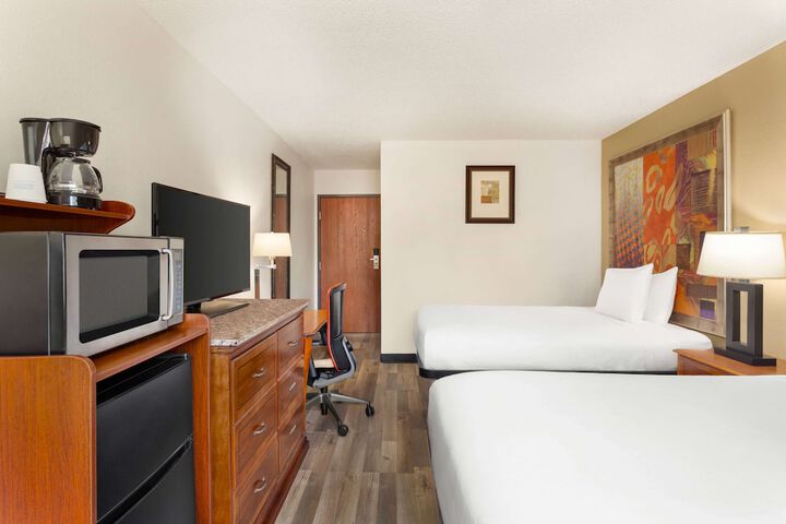 Room 25 of 41