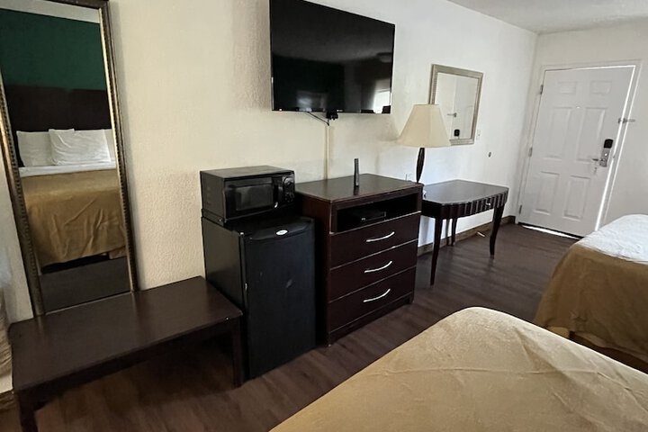 Room 27 of 54