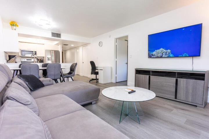 Bass & Sun Condominium 2 / 2 Bedroom