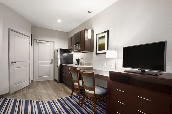 Room 10 of 26