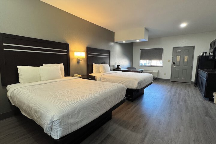 Room 35 of 72