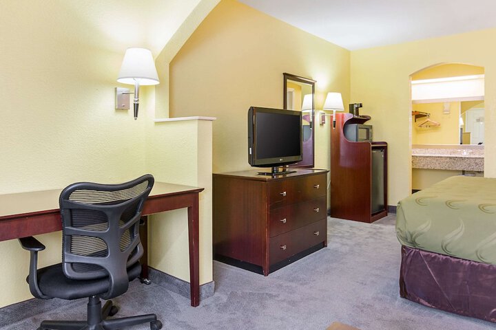 Room 28 of 41