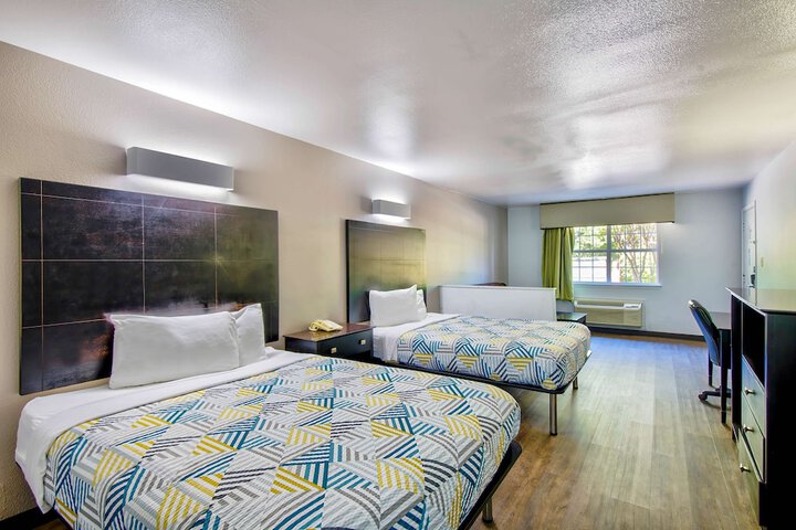 Room 14 of 26