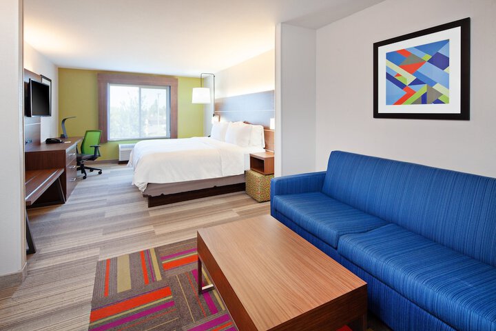 Room 12 of 33