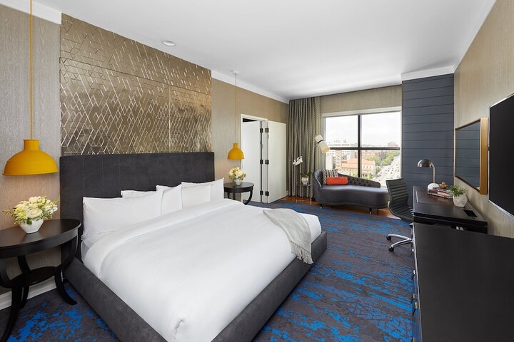Room 33 of 91