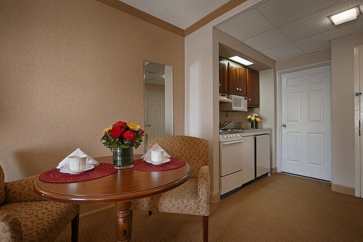 Room 8 of 37