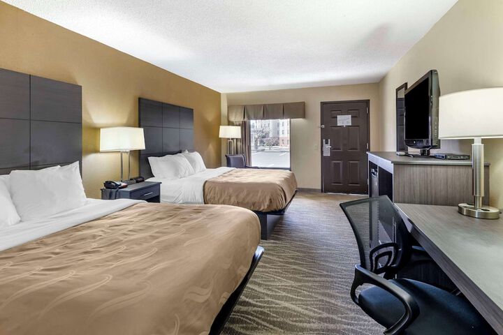 Room 9 of 32