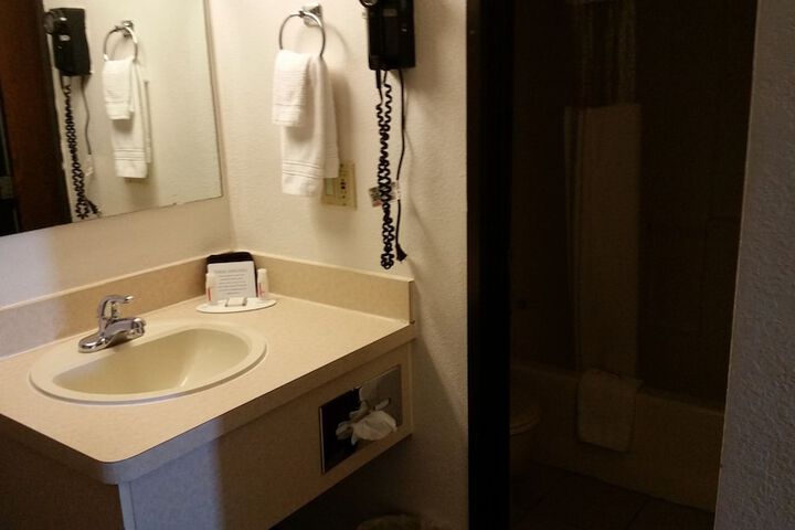 Room 30 of 41