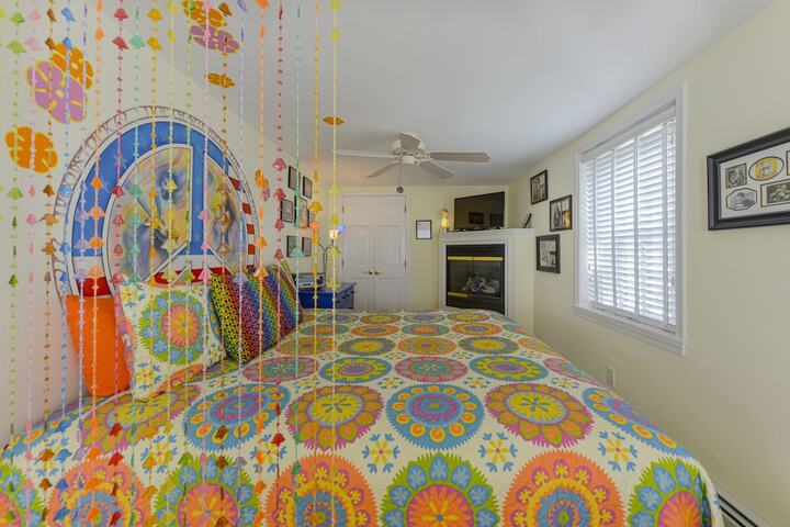 Room 35 of 77