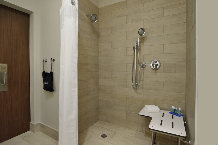 Room 9 of 29