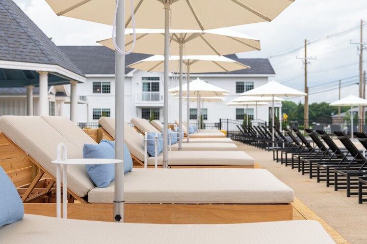Driftaway Hotel and Pool