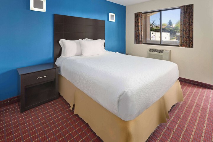 Room 21 of 43