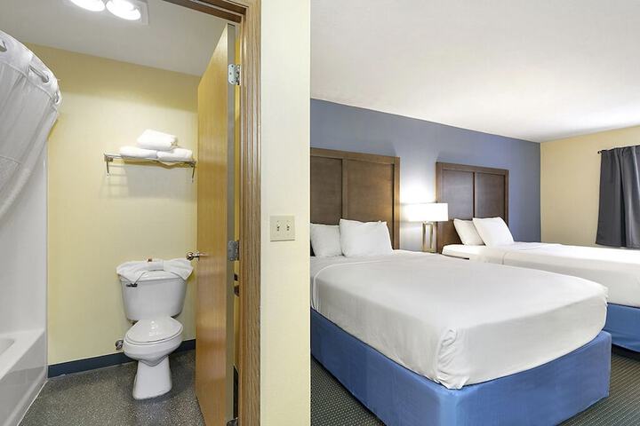 Room 9 of 35
