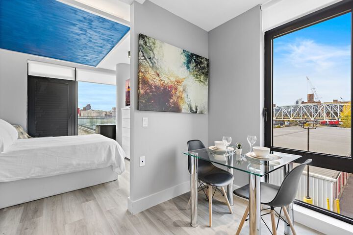 Global Luxury Suites at the Arches