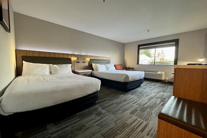 Room 32 of 44
