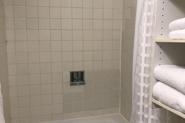 Room 53 of 84