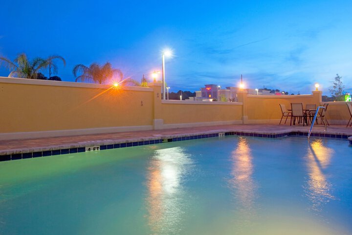 Pool 8 of 35