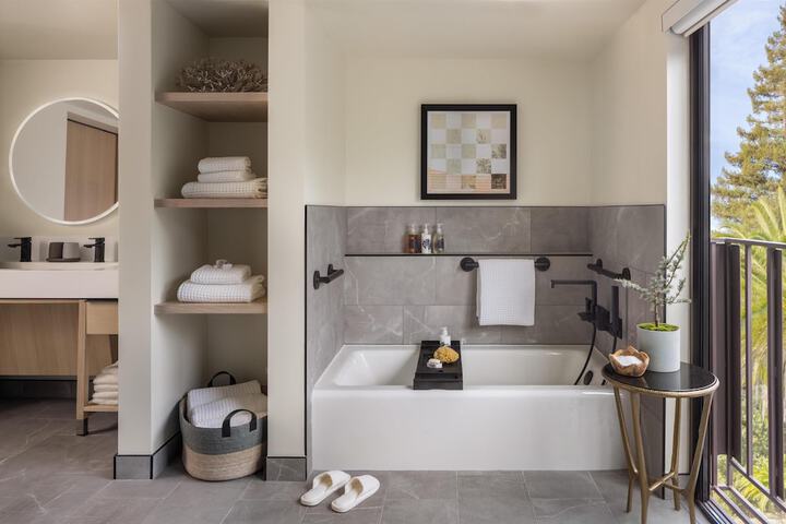 Casa Mani Resort Napa Valley Curio Collection by Hilton