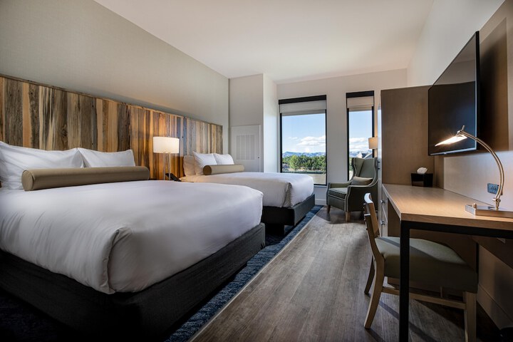 Hotel Maverick