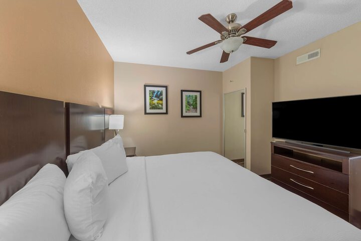 Room 17 of 41