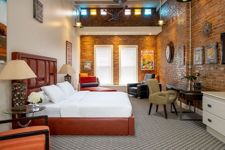 Room 40 of 146