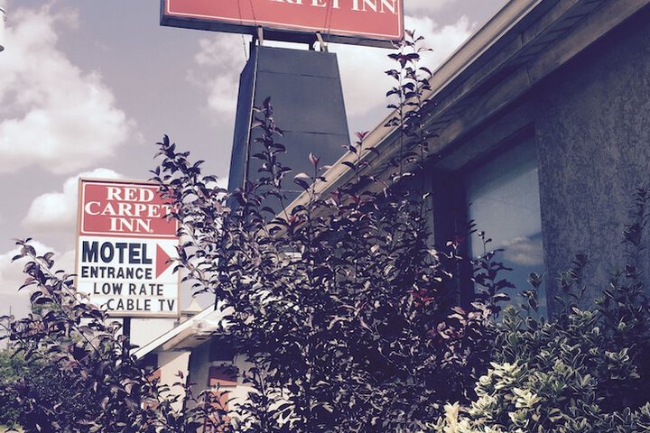 Red Carpet Inn