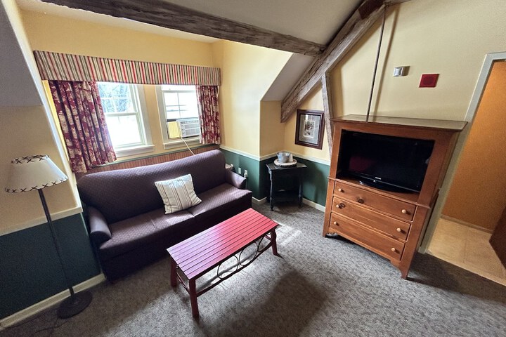 Room 115 of 260