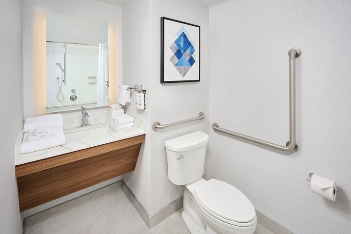 Candlewood Suites Burlington Conference Centre by IHG