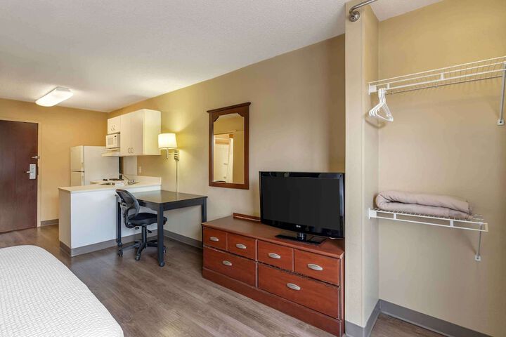 Room 33 of 38