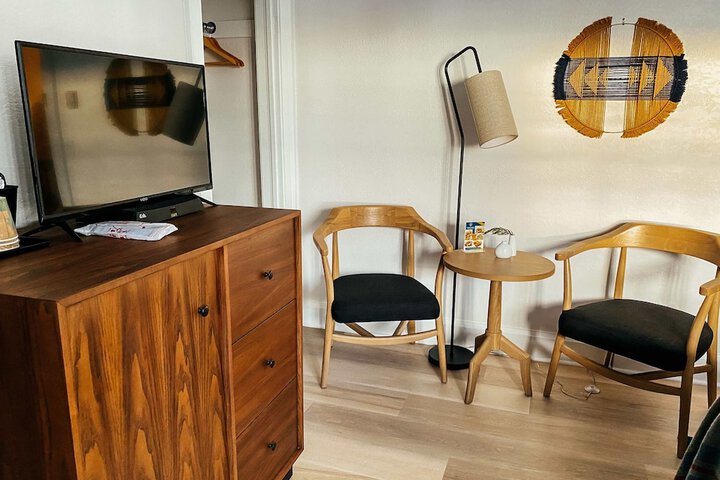 Room 102 of 229