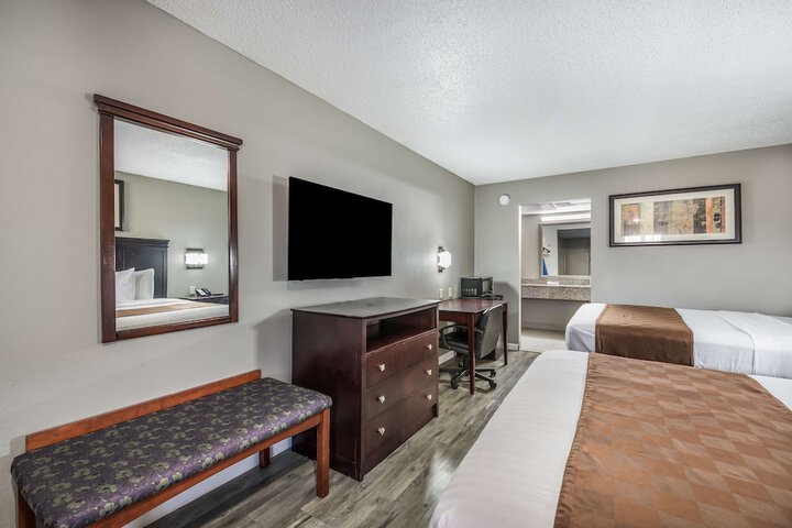 Room 15 of 30